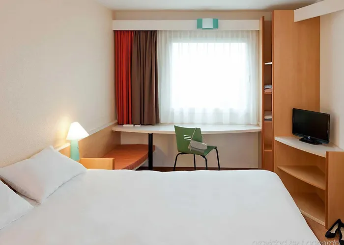 Ibis Centrum Hotel 2*